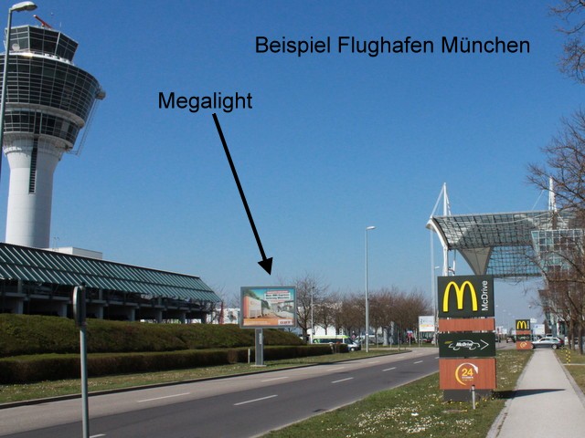 Mega-Light Aussenwerbefläche am Flughafen München